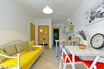 Апартаменты с парковкой Нови-Винодолски - Novi Vinodolski - 24716