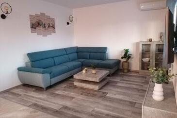 Bačići, Stue i overnattingstype apartment, klimaanlegg tilgjengelig jeg WiFi.