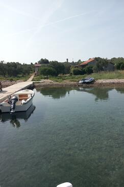 Žižanj, Pašman, Overnatting 24722 - Feriehus blizu mora med en steinete strand.