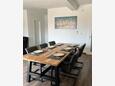 Biograd na Moru, Comedor en alojamiento de tipo apartment, WiFi.