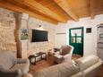 Valtura, Camera di soggiorno nell'alloggi del tipo house, condizionatore disponibile, animali domestici ammessi e WiFi.