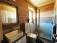 Blato, Salle de bain 1 dans l’hébergement en type house, animaux acceptés et WiFi.
