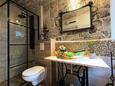 Blato, Salle de bain 2 dans l’hébergement en type house, animaux acceptés et WiFi.