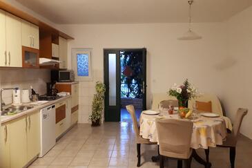 Appartement in Vodice voor 6 personen