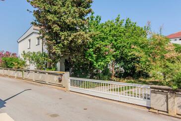 Apartmaji s parkingom Vir - 24740 Adriatic.hr