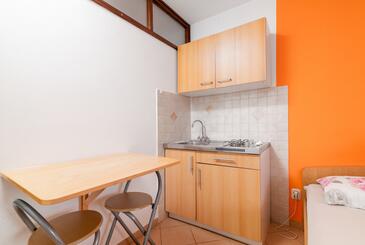 Štinjan, Esszimmer in folgender Unterkunftsart studio-apartment, WiFi.