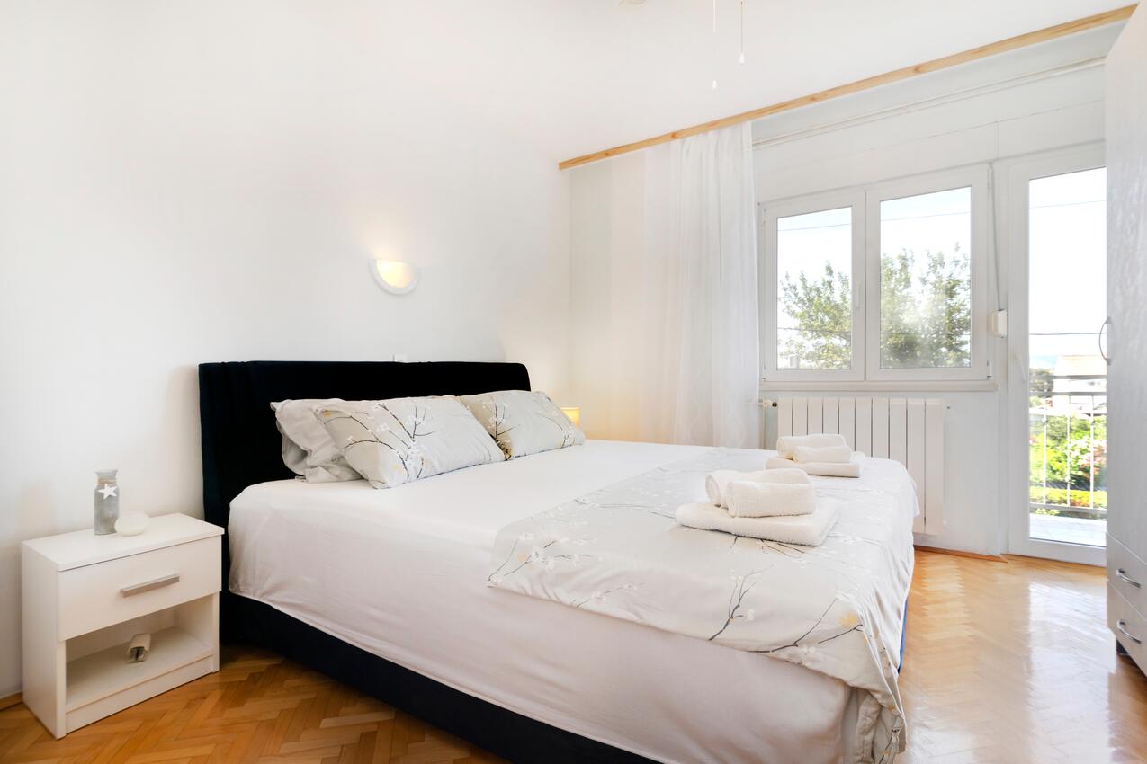 Leiligheter med parkering Kastel Stari, Kastela - 24752