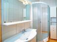 Lopar, Baderom 1 i overnattingstype apartment, WiFi.