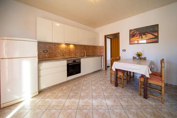 Lopar, Столовая в размещении типа apartment, доступный кондиционер и WiFi.