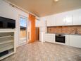 Lopar, Кухня в размещении типа apartment, WiFi.
