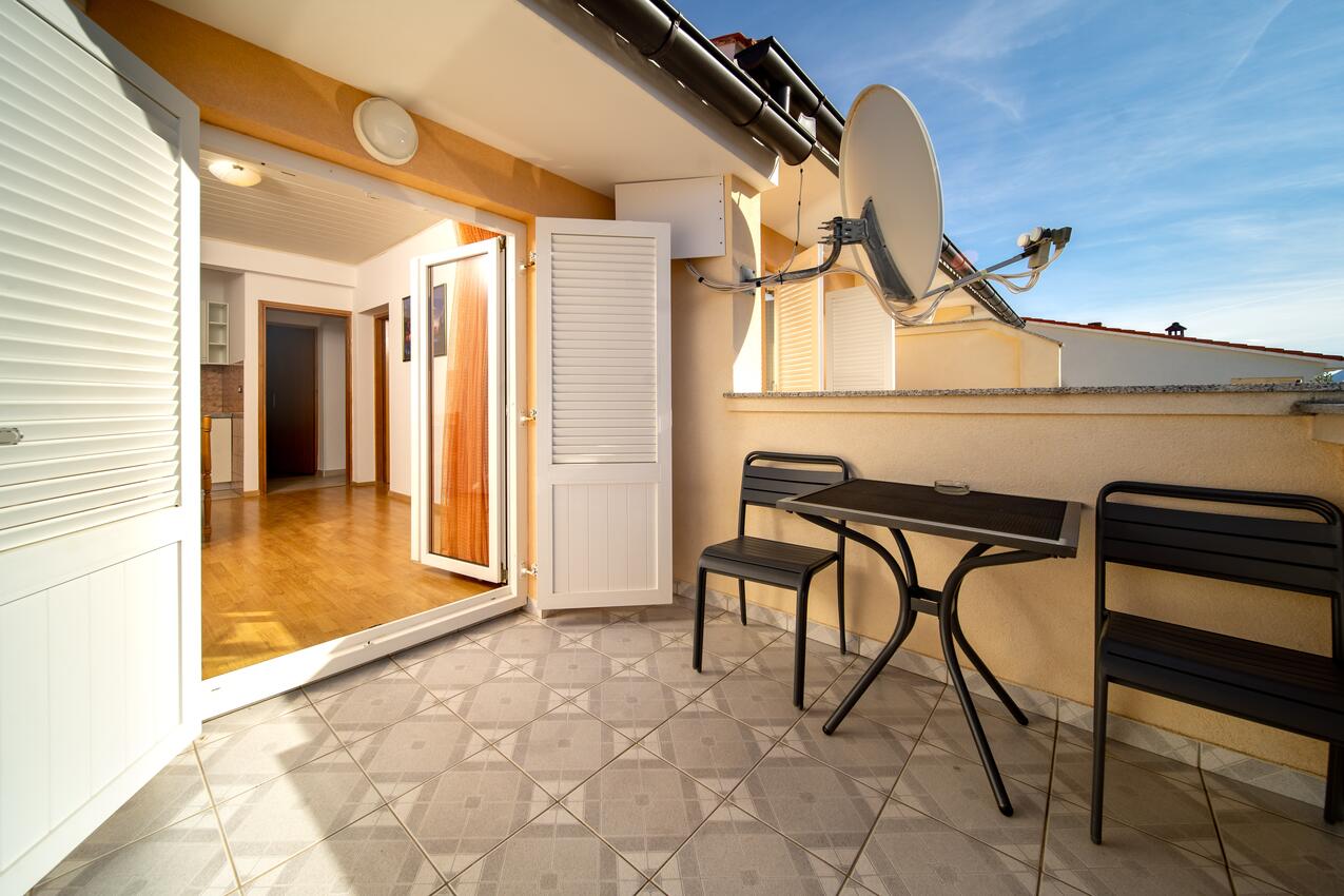 Apartamente cu parcare Lopar, Rab - 24754