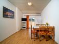 Lopar, Столовая в размещении типа apartment, доступный кондиционер и WiFi.