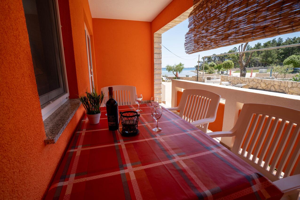 Dvosobni apartman Vir (A-24755-b)