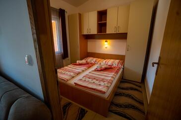 Apartmani uz more Vir - 24755