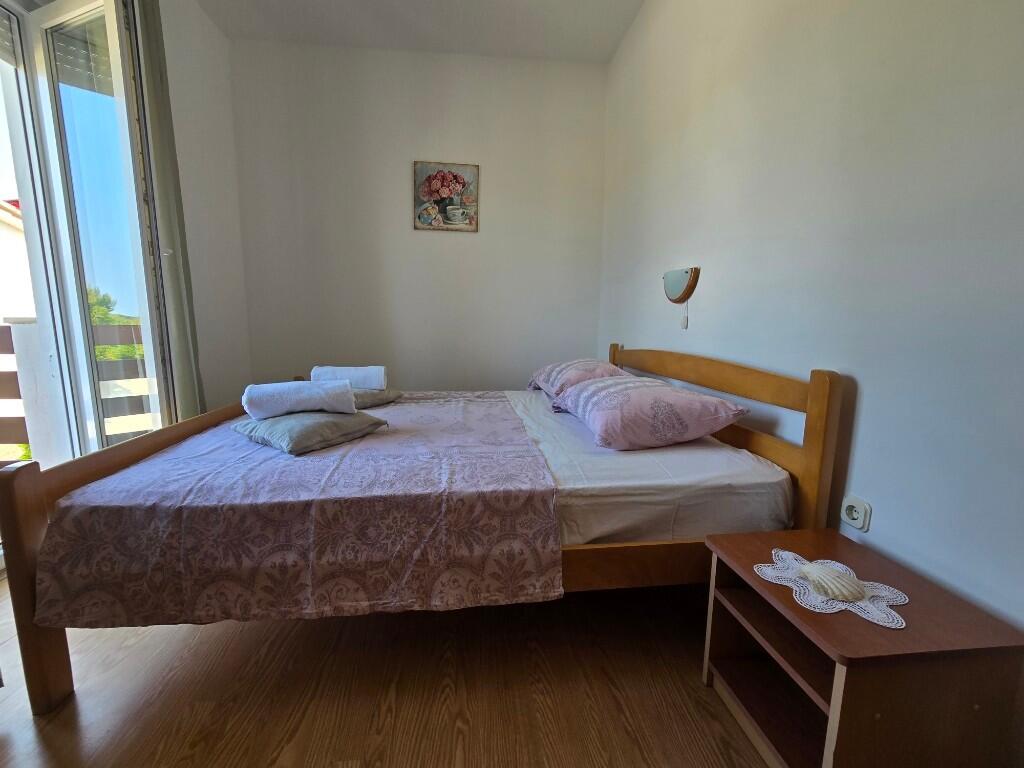 Ferienwohnungen mit Parkplatz Palit, Rab - 24756