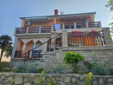 Palit, Rab, Objekt 24756 - Apartmaji s prodnato plažo.