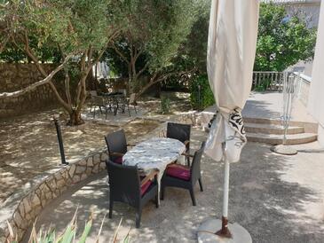 Apartamenty z parkingiem Pag - 24758