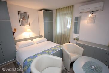 Apartmanok parkolóhellyel Vis - 2476