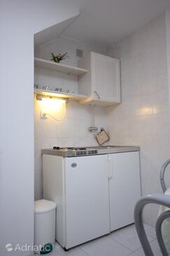 Apartmanok parkolóhellyel Vis - 2476