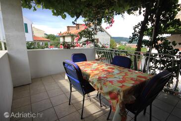 Apartmanok parkolóhellyel Vis - 2476