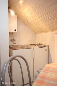 Appartamenti con parcheggio Lissa - Vis - 2476