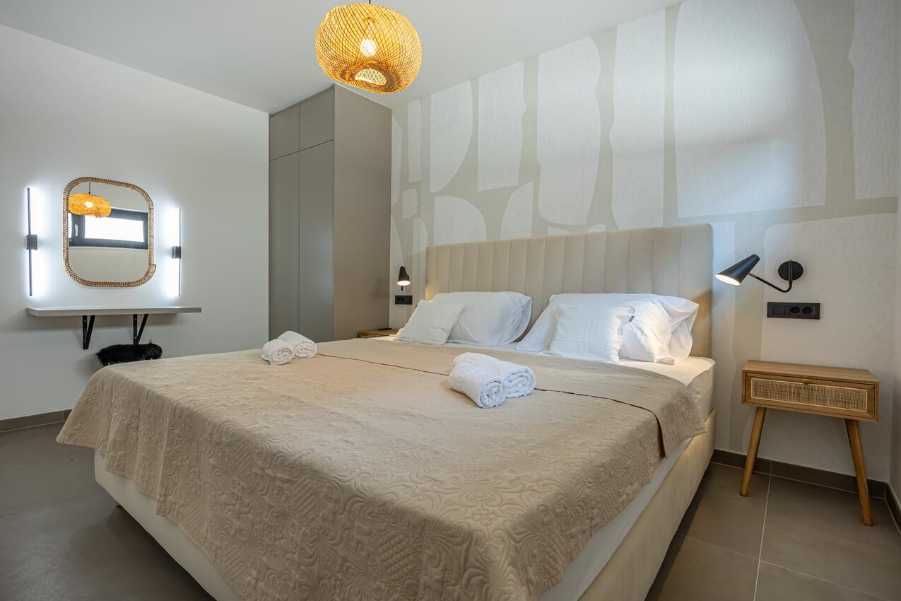 Дом для семьи с бассейном Цриквеница - Crikvenica - 24765