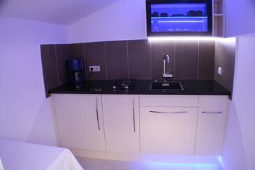 Apartmány s parkoviskom Pirovac, Šibeník - Šibenik - 24766