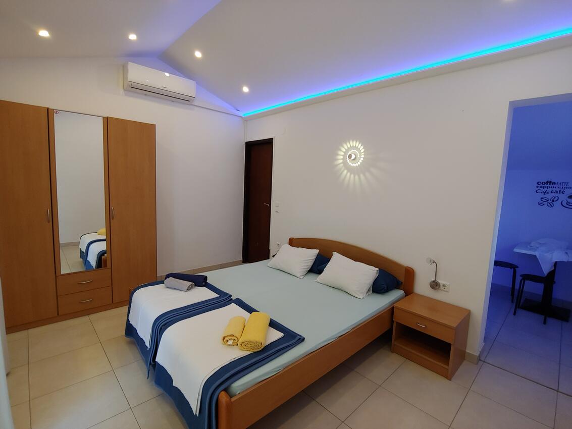 Apartmány s parkovištěm Pirovac, Šibenik - 24766