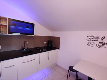 Ferienwohnungen mit Parkplatz Pirovac, Sibenik - 24766