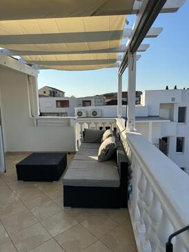 Ferienwohnungen mit Parkplatz Pirovac, Sibenik - 24766