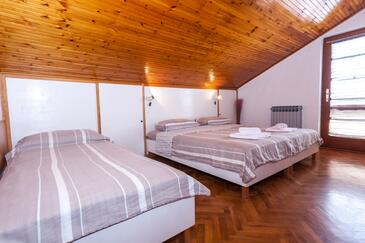 Ferienwohnungen und Zimmer mit Parklplatz Pakostane, Biograd - 24768