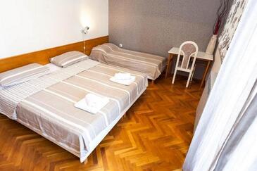 Apartamentos y habitaciones con parking Pakostane, Biograd - 24768