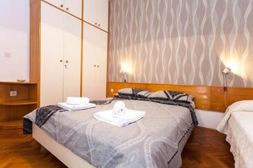 Lejligheder og værelser med parkering Pakostane, Biograd - 24768