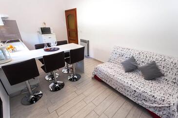 Lejligheder og værelser med parkering Pakostane, Biograd - 24768