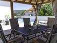 Pridraga - Cuskijaš, Novigrad, Podwórko 24776 - Willa ze żwirową plażą.