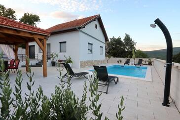 Pridraga - Cuskijaš, Novigrad, Obiekt 24776 - Willa ze żwirową plażą.