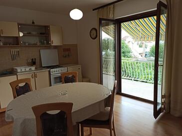 Biograd na Moru, Sala da pranzo nell'alloggi del tipo apartment, condizionatore disponibile e WiFi.