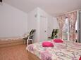 Makarska, Spalnica v nastanitvi vrste studio-apartment, dostopna klima in WiFi.
