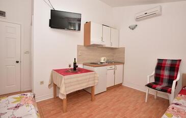 Makarska, Cucina nell'alloggi del tipo studio-apartment, WiFi.