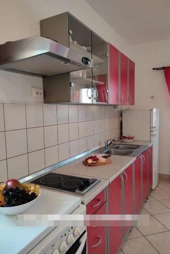 Appartamenti con parcheggio Krapanj, Sebenico - Šibenik - 24787