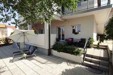 Ferienwohnungen mit Parkplatz Krapanj, Sibenik - 24787