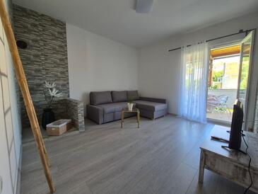 Apartmány s parkovištěm Rab - 24792