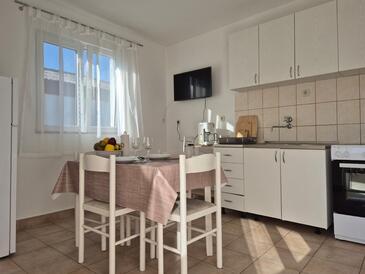 Apartmány s parkoviskom Rab - 24792