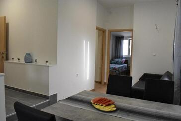 Apartmanok parkolóhellyel Kastel Stari, Kastela - 24803
