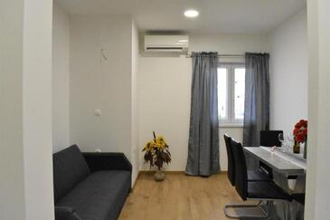 Apartmanok parkolóhellyel Kastel Stari, Kastela - 24803