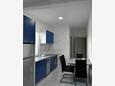 Kaštel Stari, Jídelna v ubytování typu studio-apartment, WiFi.