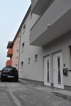 Overnatting Kaštel Stari, Kaštela, Overnatting 24803 - Leiligheter med en rullesteinstrand.