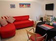 Seline, Wohnzimmer in folgender Unterkunftsart apartment, Klimaanlage vorhanden, Haustiere erlaubt und WiFi.