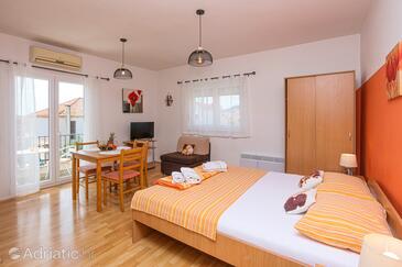 Appartamenti con parcheggio Vodizze - Vodice - 24808