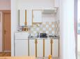 Vodice, Cocina en alojamiento de tipo studio-apartment, WiFi.